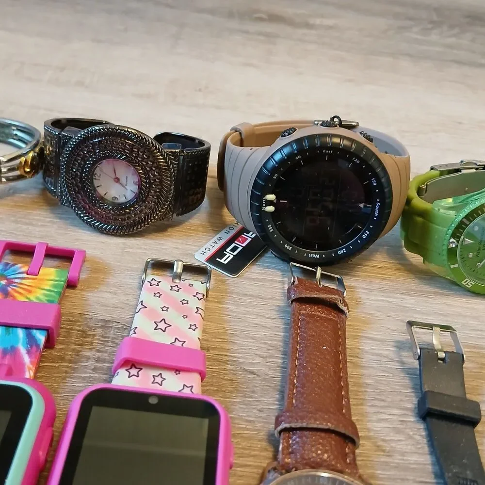 Huge Watch Lot of 35+ Mixed Brands Vintage & Modern Parts/Repair Untested-Box E